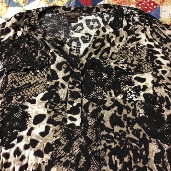 Super cute women’s top - Picture 4 of 4